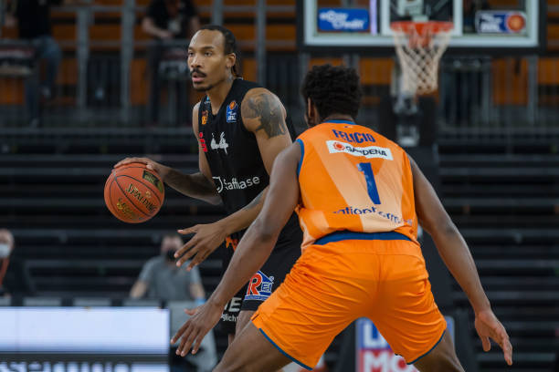 进篮球技战 进篮球技战